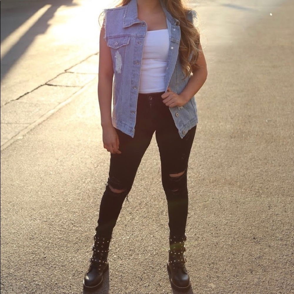 Sleeveless denim vest